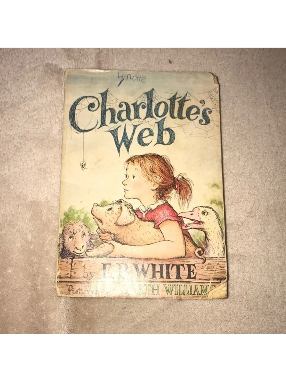 Charlotte's Web by EB White 1952 paperback - Cream Cover damaged